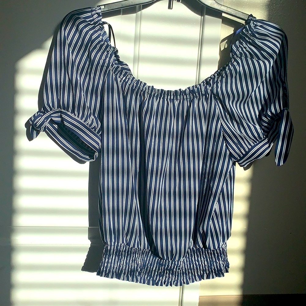 Blouse shoulder top